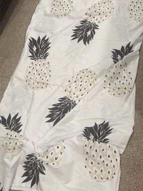 Shower Curtain Pineapple Print